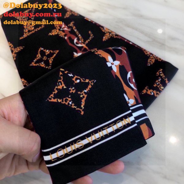 Louis Vuitton Luxury scarf for Sale Women's Scarves