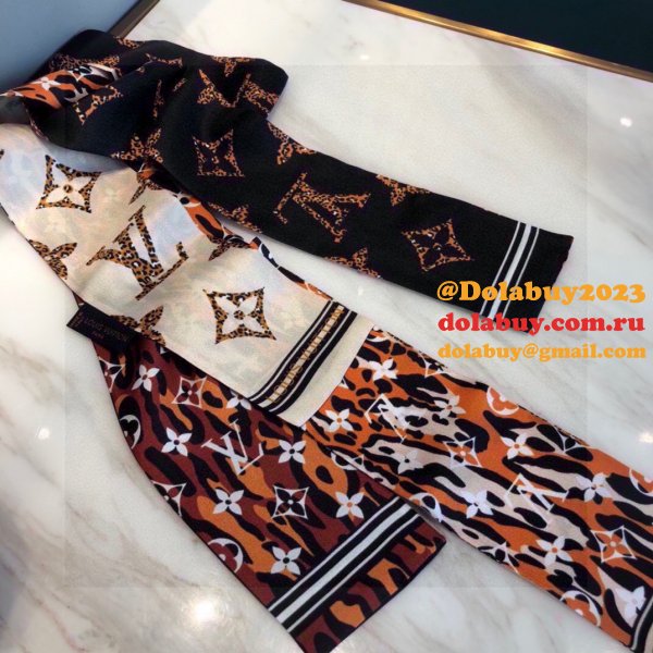 Louis Vuitton Luxury scarf for Sale Women's Scarves