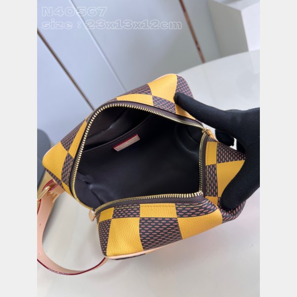 Locker Dopp Kit N40567 Shop Louis Vuitton Clutches Replica Bag