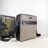 Gucci Replica Beige GG Supreme flat messenger