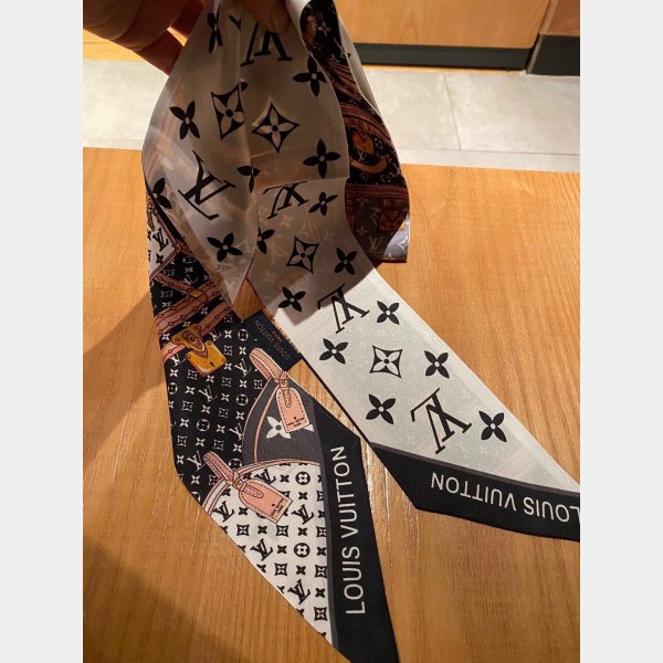 Fake Louis Vuitton Scarfs And Shawls