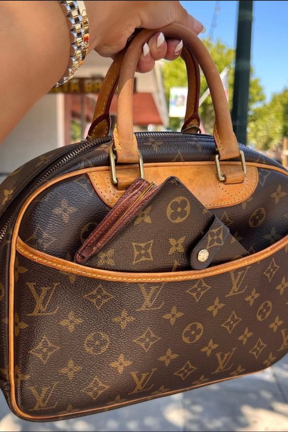 fake Louis Vuitton bags